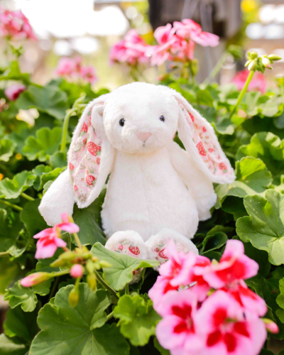 Blossom Cream Bunny『Berry』Medium・タグ付き新品 Blossom Cream Bunny 'Berry' Bag Charm - Official Jellycat